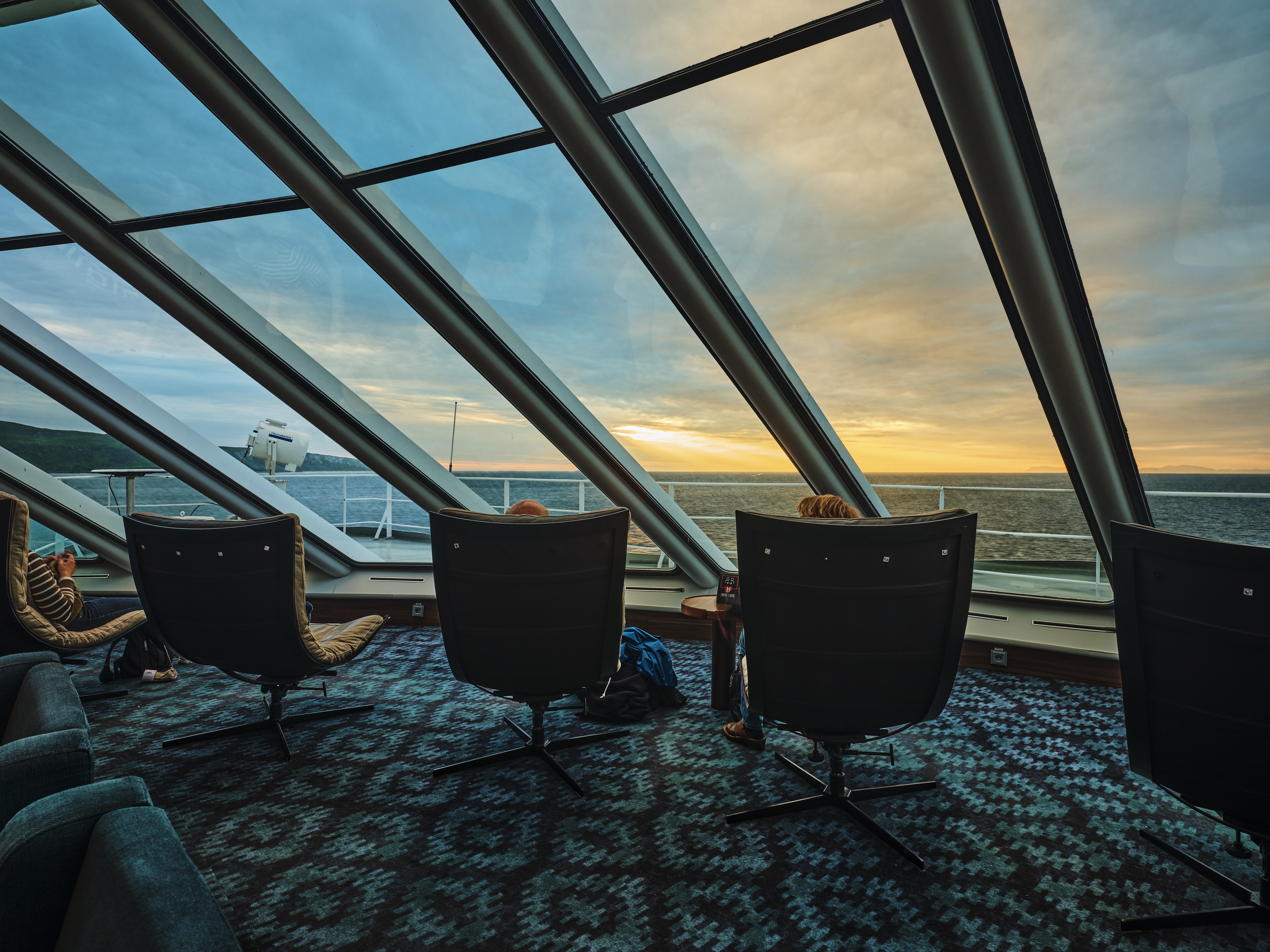 MS Polarlys - Explorer Lounge & Bar